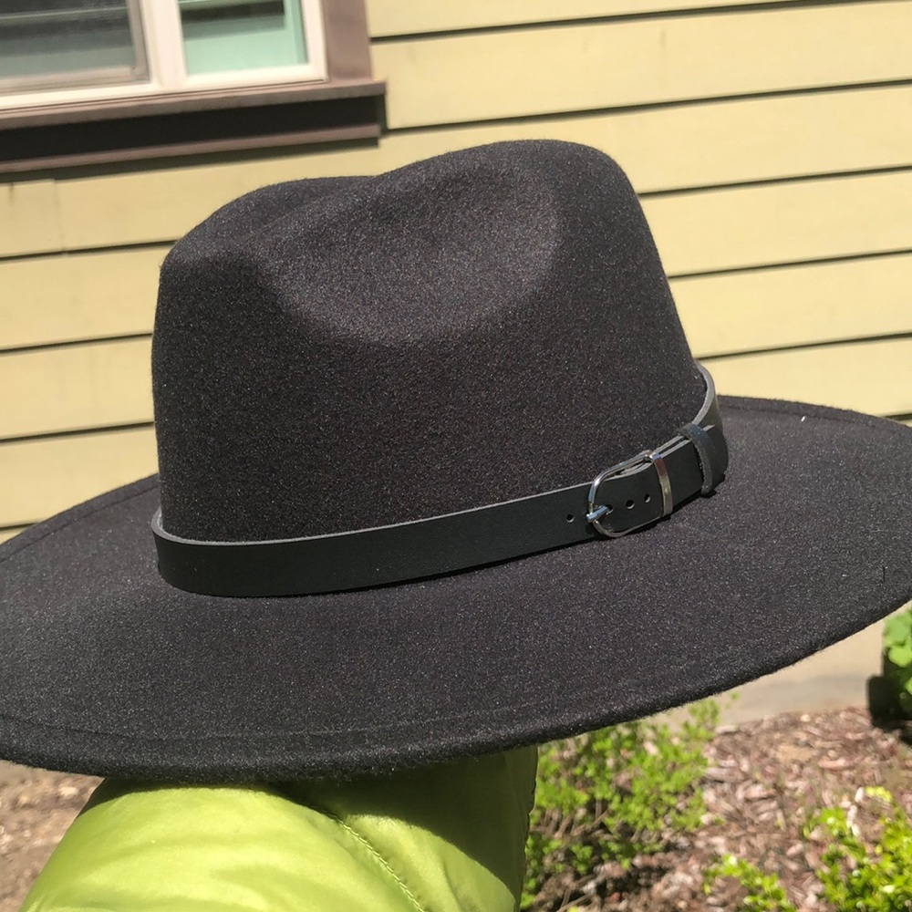 Black Wide Rimmed Hat